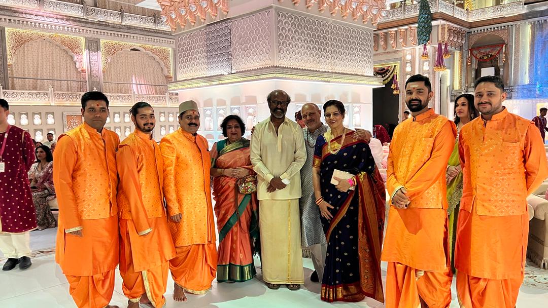 Pandit Chandrashekhar Sharma's Team