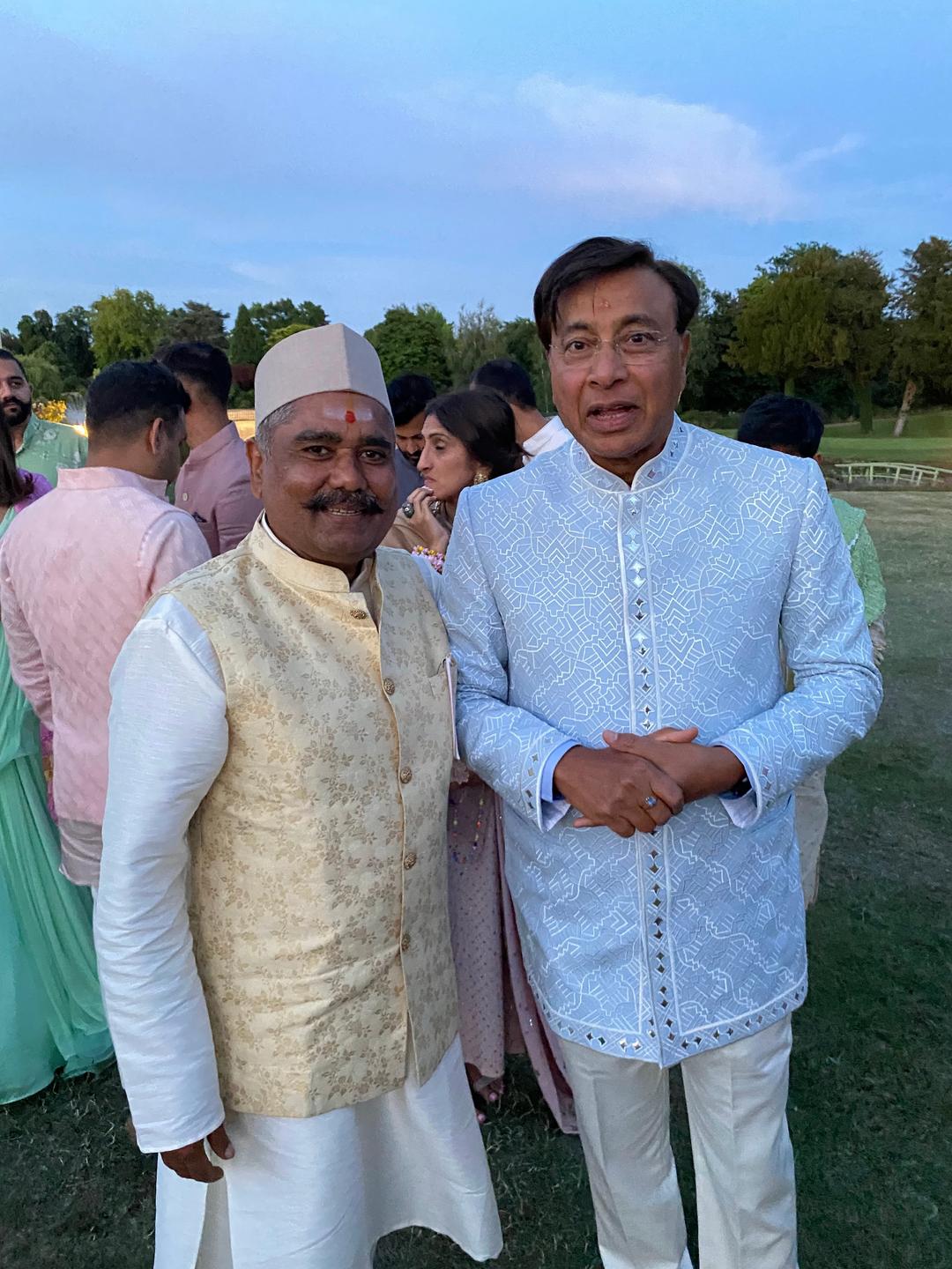 Pandit Chandrashekhar Sharma's Team