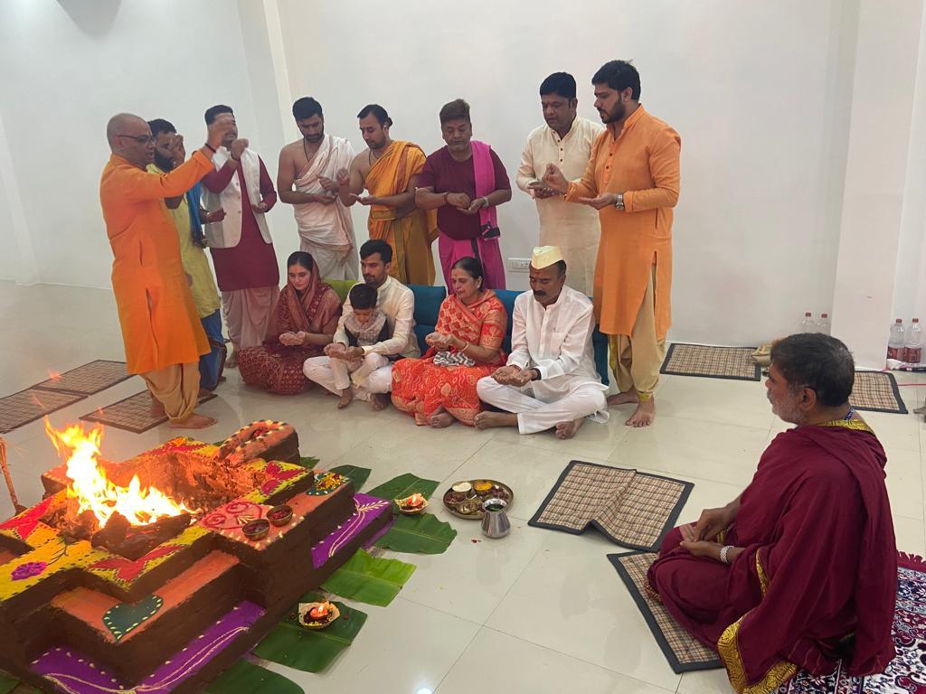 Pandit Chandrashekhar Sharma's Team