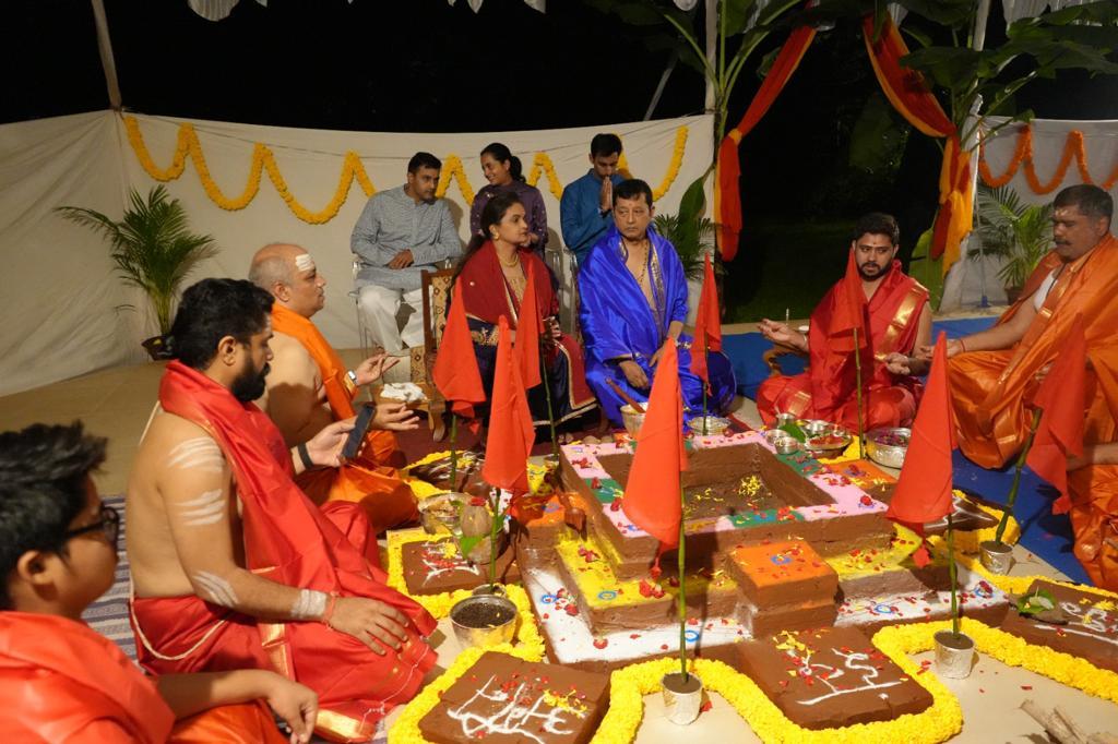 Pandit Chandrashekhar Sharma's Team