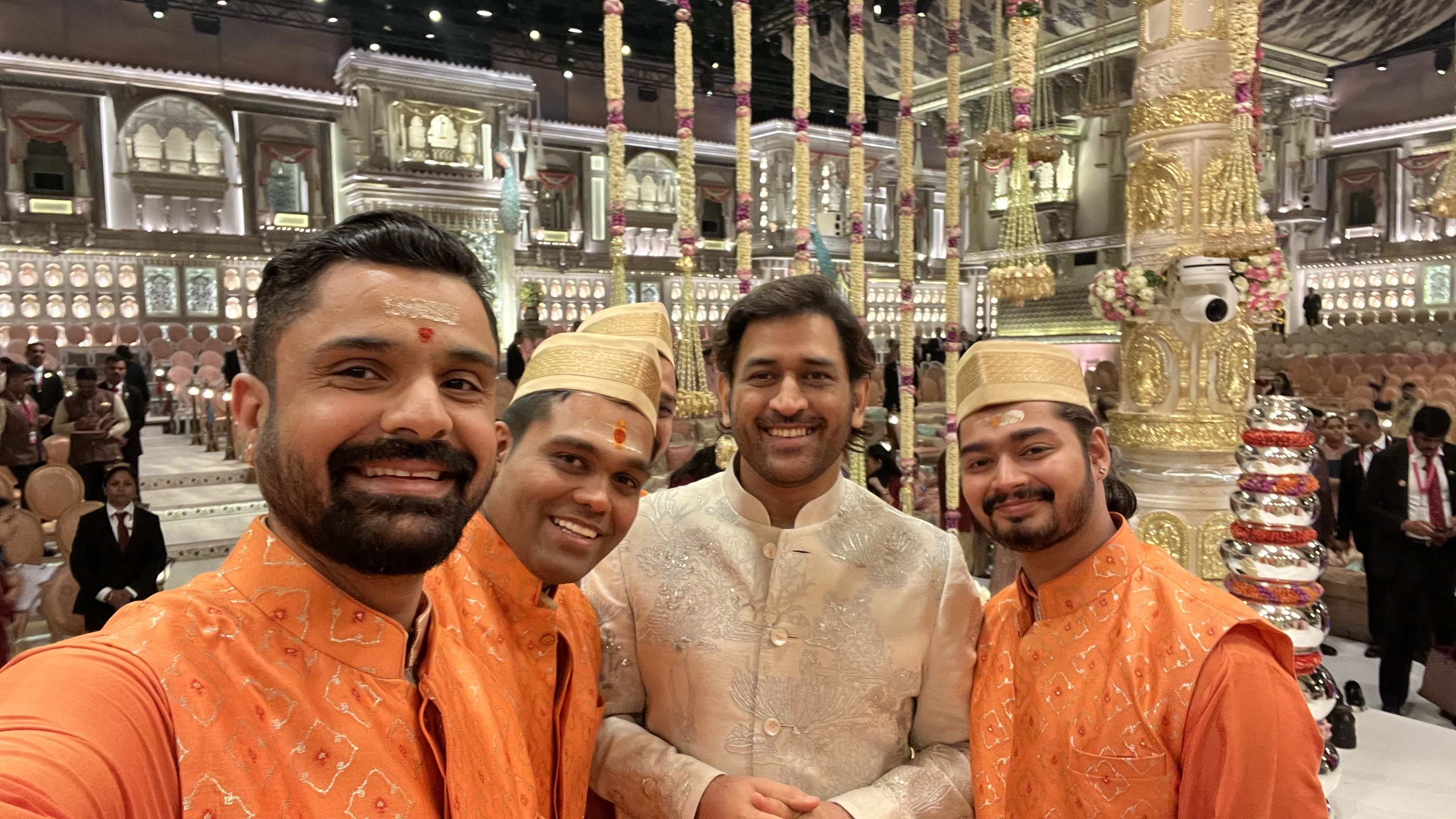 Pandit Chandrashekhar Sharma's Team with Dhoni